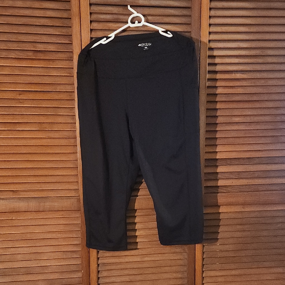 Ideology Black Capri Pants